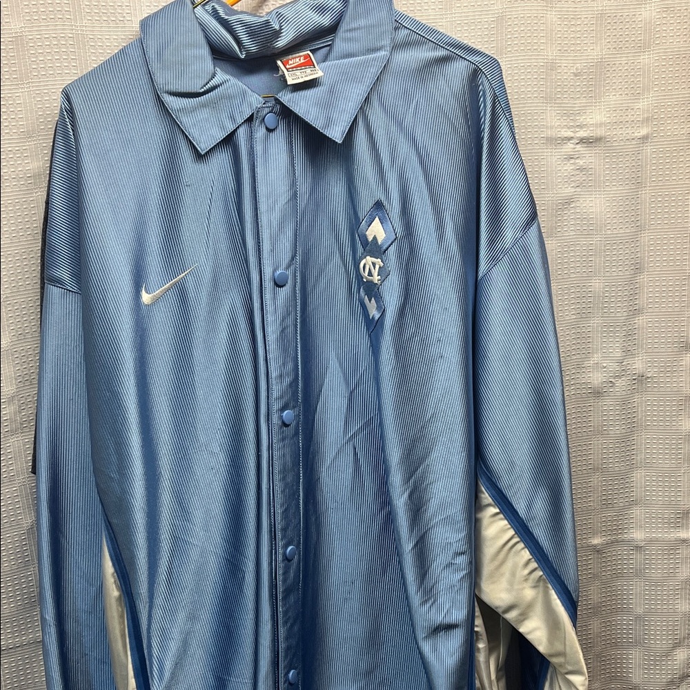Nike Men's Light Blue and White Jacket